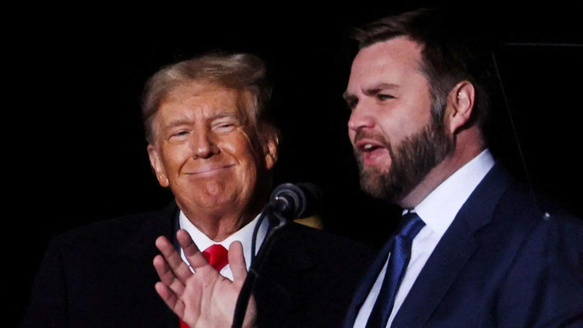 Donald Trump con senador J.D. Vance_candidato vicepresidente